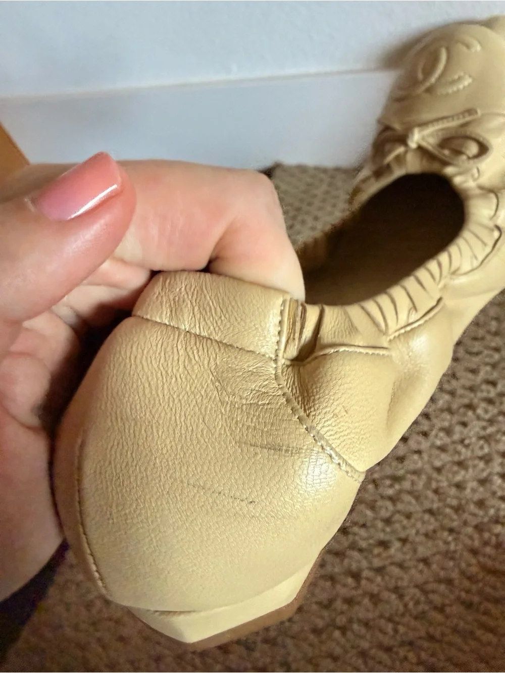CHANEL Cream Leather CC Logo Ballet Flats